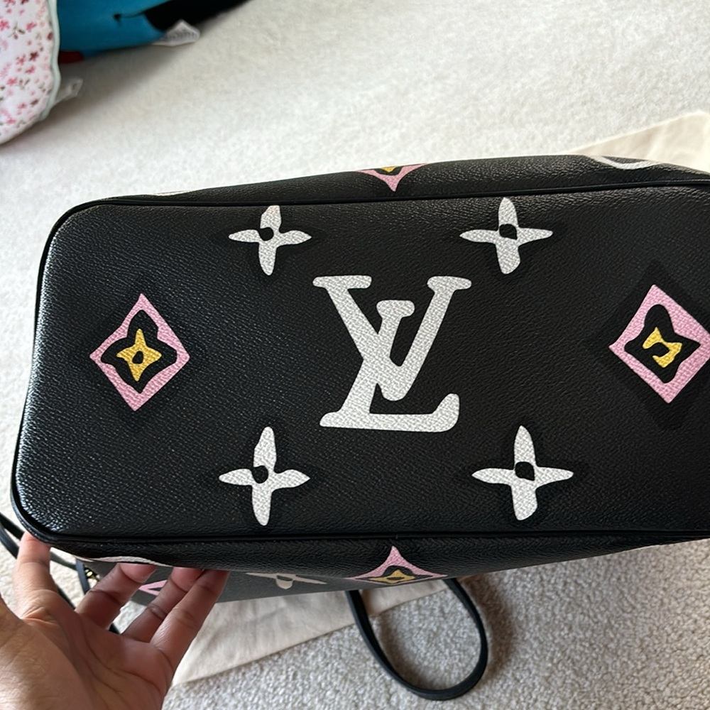 LOUIS VUITTON 
Monogram Giant Wild at Heart Neverfull MM Black - Picture 16 of 16